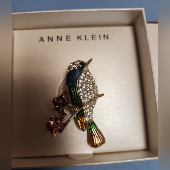 ANNE KLEIN BIRD PIN MACY - Picture 4 of 5